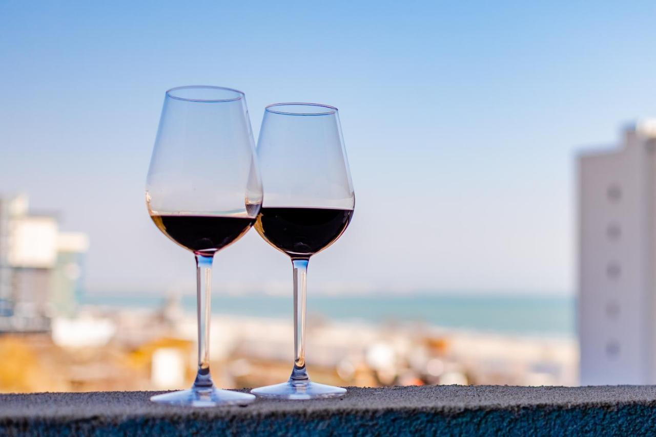 Summer Waves Mamaia Nord Năvodari Zewnętrze zdjęcie